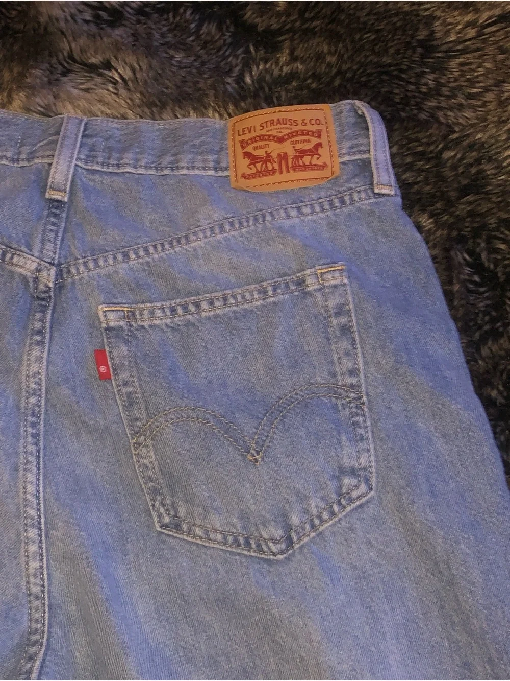 Levi Strauss Women’s High-Waisted Straight Denim Shorts- Size 31